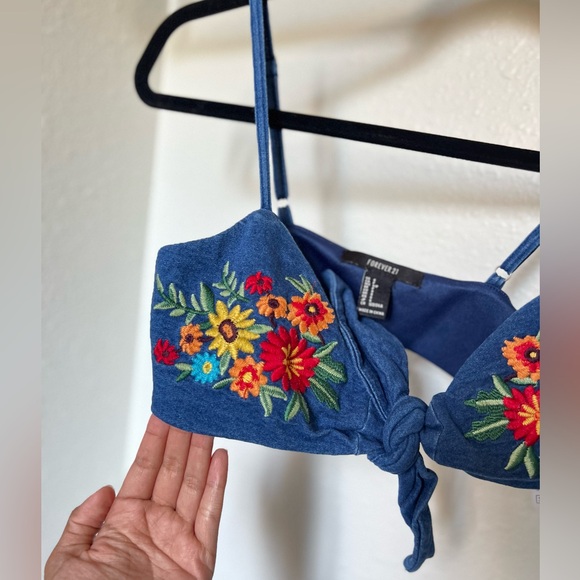 Forever 21 Size Small Flower Embroidered Crop Jean Top - Picture 5 of 6